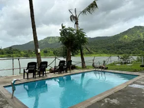 Chic and Modern Lakeside Cottage with Pool 2 - Image 4