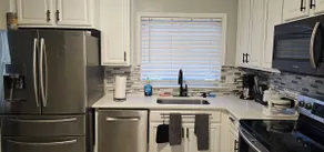 Central 4-bedroom single fam/with private parking - Image 3