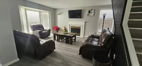 Central 4-bedroom single fam/with private parking - Image 2