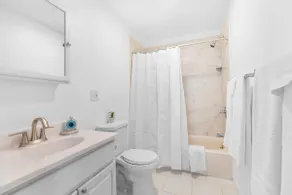 Free Parking, Laundry, Wi-Fi, 6 Min WYNN Hosp/Nexus Center, Downtown Utica NY3 - Image 5