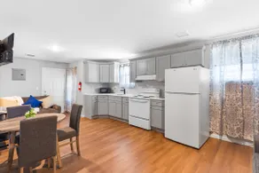 Free Parking, Laundry, Wi-Fi, 6 Min WYNN Hosp/Nexus Center, Downtown Utica NY3 - Image 3
