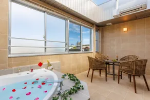 3-story villa｜2min to beach｜Jacuzzi｜sleeps 12 - Image 5