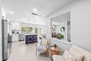 Modern Retreat | 4 BR | Centrally Located - Image 5