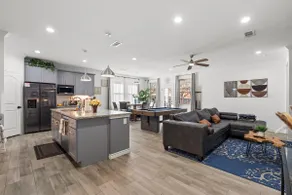 Elegant Living|4 Miles to AT&T Stadium & Six Flags - Image 3