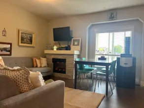 Artist Nest-Entire HouseNew-10min-White Rock Beach - Image 2