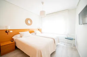 Go Apartments - Genoa Parquesol 2 beds + extra - Image 5