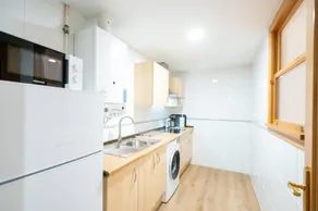 Go Apartments - Genoa Parquesol 2 beds + extra - Image 4