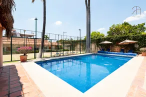 Magnificent House for 18 Pool and Paddle Court - Image 4