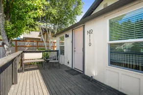 Modern craftsman home close to all Garibaldi has to offer. Dog Friendly! - Image 2