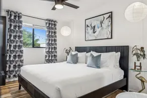 The GalOasis | Pool, King Bed & Free Parking - Image 5