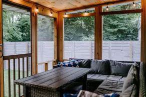 Cozy Cottage : easy + peaceful w/ private backyard - Image 2