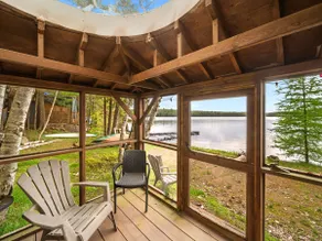Spacious 4BR Lake House •Sauna•Beach - Image 5