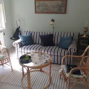 Nice villa with lake property and its own dock - Image 3