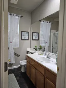 Private Guest Suite in Tracy - Image 5