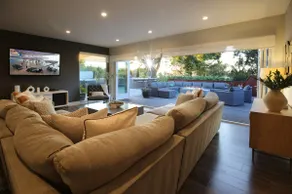 HOT TUB / Chic / Firepit / Rocky Peak / Beautiful! - Image 2