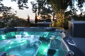 HOT TUB / Chic / Firepit / Rocky Peak / Beautiful! - Image 3