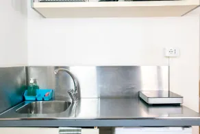 [1 MIN to hospital] - Kingsize Bed + Kitchenette - Image 2