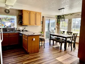 10 minutes to Beaches and Redwoods. 3 bed-2 bath - Image 4