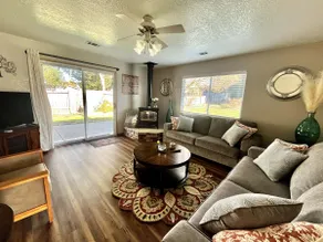10 minutes to Beaches and Redwoods. 3 bed-2 bath - Image 2