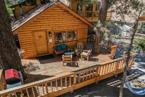 The RobinHood Retreat! A 1 min Walk to SnowPlay! - Image 3