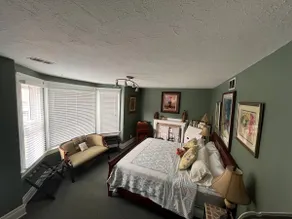 Near Hyde Park Daily, Weekly or Monthly Apartment - Image 3