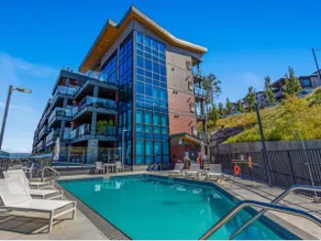 McKinley Beach. Sleeps 4. Lakeview. 1200sq ft. - Image 4