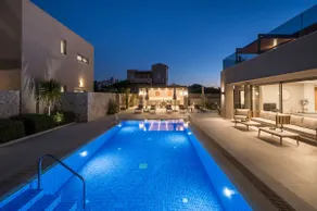 Luxury Wellness Retreat: Heated Pool • Spa & Gym - Image 2