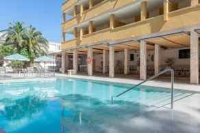 FLOR Apartment pool view 2 people - Image 4