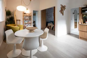 Chic Hideaway - Walk Everywhere, Midday Checkout - Image 3