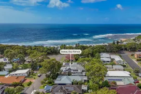 Bateau Bay Retreat - Image 2