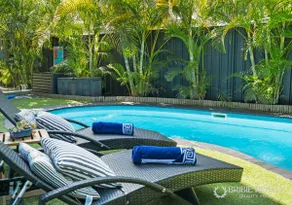 BELLA ABODE AND POOL Loft and 4 Bedroom Entertainer - Image 5