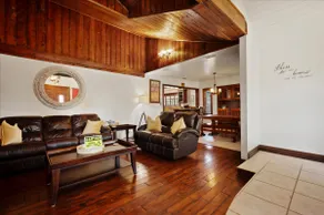 The Red Door Bungalow - Image 3