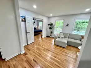 Peaceful, Private and Spacious Home Near Downtown - Image 3