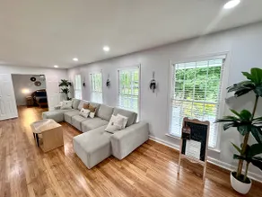 Peaceful, Private and Spacious Home Near Downtown - Image 5