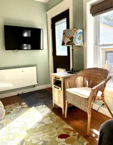 Village apartment near SLU - Image 3
