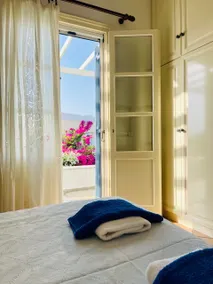 Sea-View Sunset Villa | High-Speed Wi-Fi - Image 5