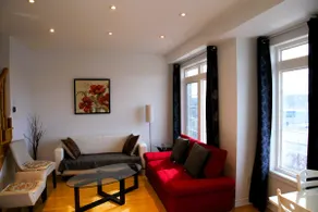 Cozy, tidy three-bedroom 2-story house - Image 3