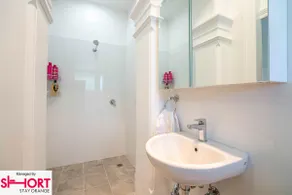 One Bedroom Apartment on Summer - No 3 Near CBD - Image 5