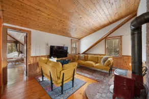 Foliage Ready! Play Area, Crib, 11 Acre Farmhouse - Image 3