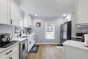 Luxe Cottage - South Chesterfield - Image 5