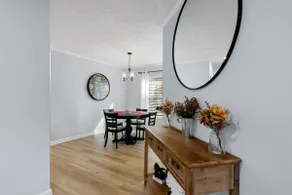 Luxe Cottage - South Chesterfield - Image 3