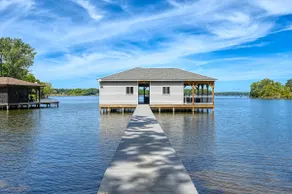 Serenity Cove NEW 7BR/7.5Ba lakefront w/ boathouse - Image 2
