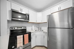 Ground-Level Comfort | 1BR w/ Patio Near Las Olas - Image 5