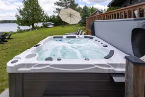 Lake House Chalet Laurentians - Image 4