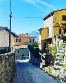 House near Barga Maika Tiglio little house - Image 4