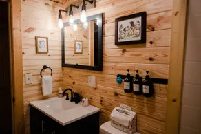 Peaceful Mountain Cabin Retreat - Image 4