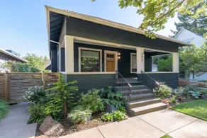 Vibrant 1919 bungalow - peaceful oasis, walk to downtown - Image 3
