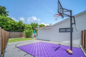 Miami 5BR House w/ BasketBall+Heated Pool + Games! - Image 3