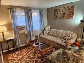 Welcoming, Wonderfully Cozy 1 bdrm Apt - Image 4