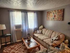 Welcoming, Wonderfully Cozy 1 bdrm Apt - Image 3